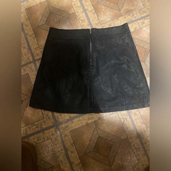 Forever21 Black Skirt - Picture 2 of 3